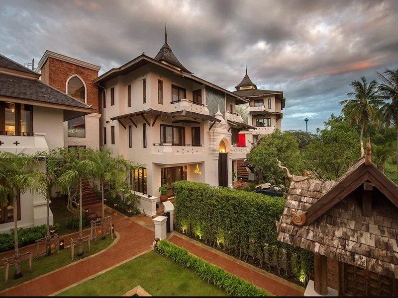 Shinnabhura Historic Boutique Hotel Phitsanulok Exterior photo